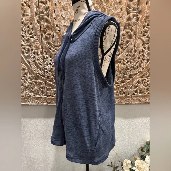 Athleta Workout Blue, Front Zip Hooded Vest with Criss Cross Back- size M - Picture 4 of 9